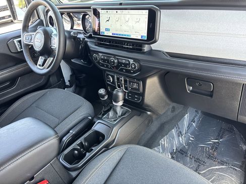 Certified 2024 Jeep Wrangler Unlimited Sahara AWD/4WD image 11