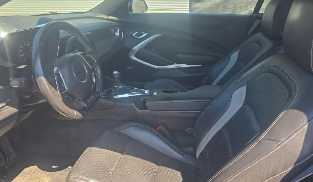 Used 2017 Chevrolet Camaro LT RWD image 9