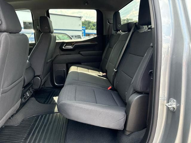 Used 2025 Chevrolet Silverado 1500 LT AWD/4WD image 16