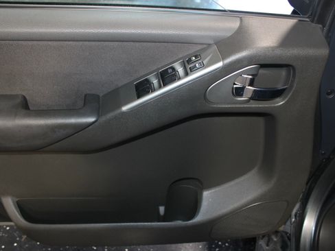 Used 2005 Nissan Pathfinder SE image 8