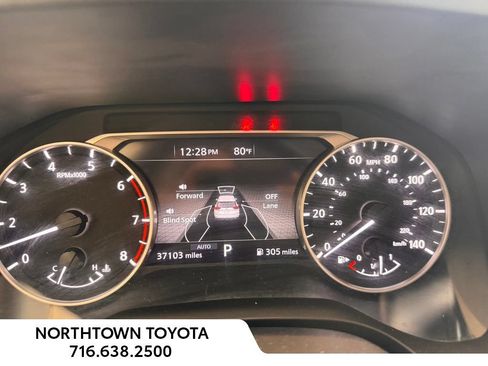 Used 2025 Nissan Rogue SV AWD/4WD image 9