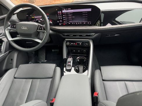 Used 2025 Audi Q5 Premium Plus w/ Premium Plus image 11