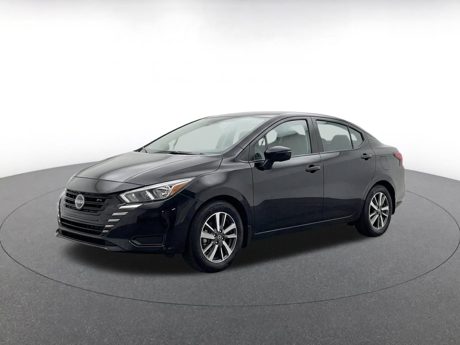 Used 2025 Nissan Versa SV FWD image 3
