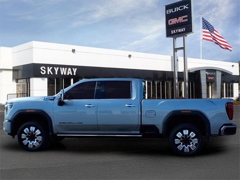 Used 2024 GMC Sierra 2500 Denali w/ Denali Reserve Package image 8