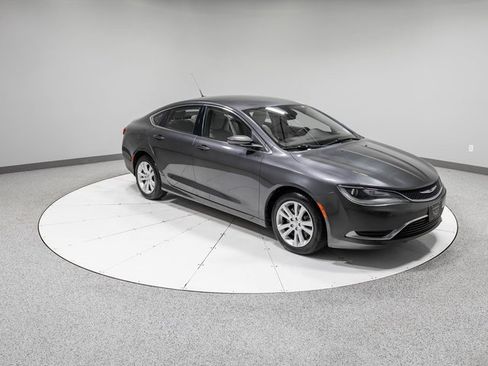 Used 2016 Chrysler 200 Limited w/ Convenience Group image 25