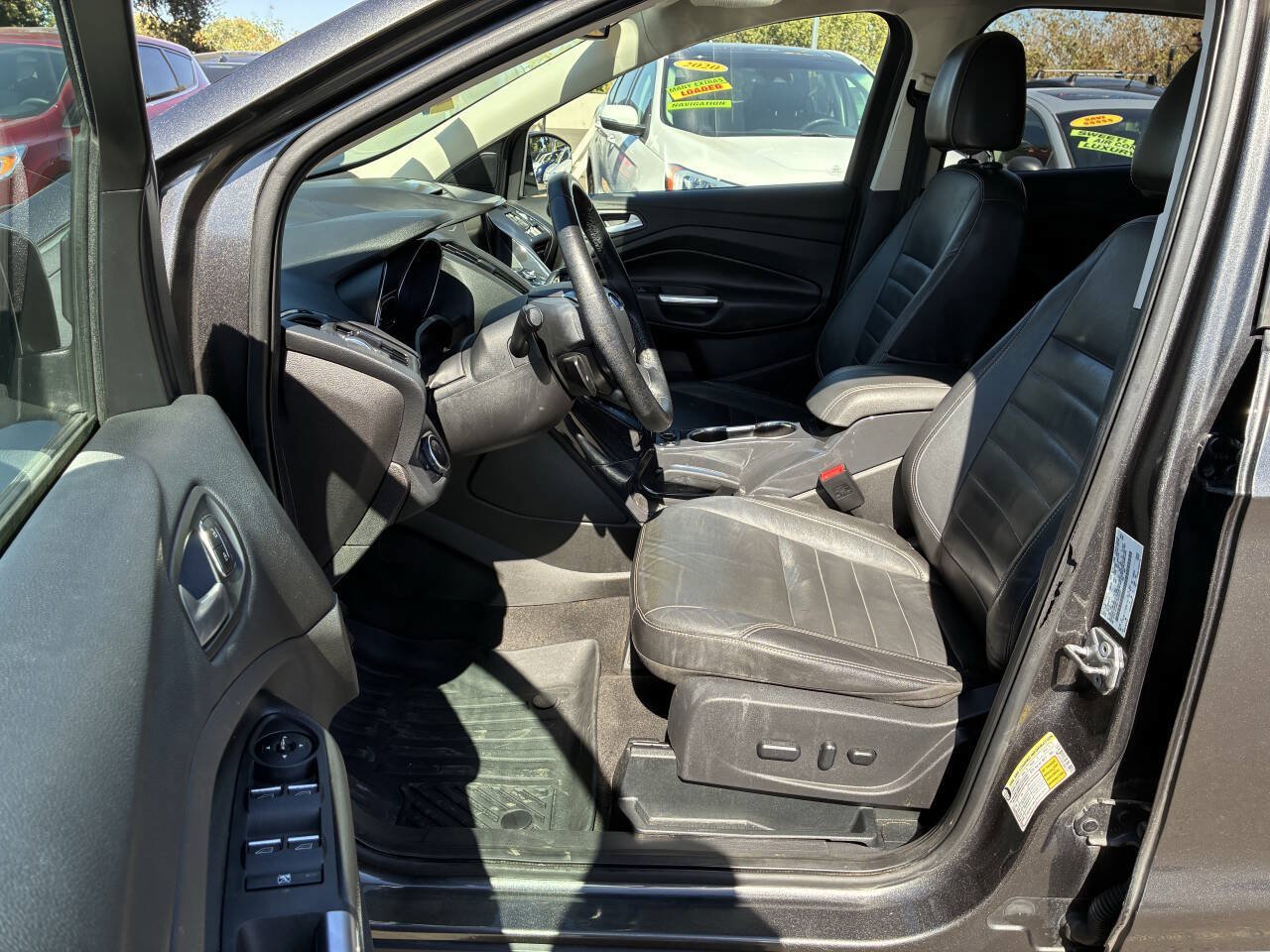 Used 2015 Ford Escape Titanium w/ Equipment Group 301A FWD image 3