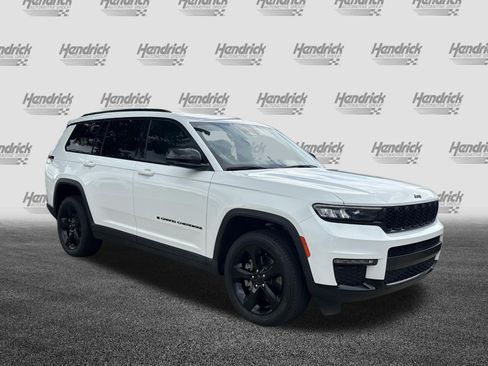 Used 2024 Jeep Grand Cherokee L Limited w/ Black Appearance Package AWD/4WD image 2