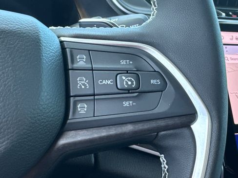 New 2025 Jeep Grand Cherokee L Limited w/ Black Appearance Package image 21