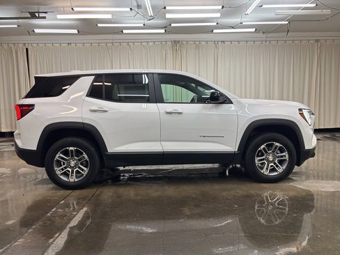 Used 2025 GMC Terrain Elevation image 5