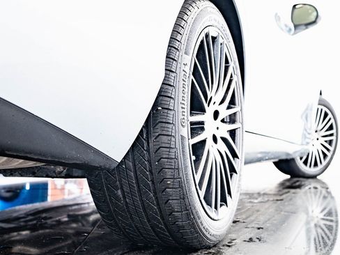 Certified 2025 Mercedes-Benz C 300 4MATIC Sedan image 40