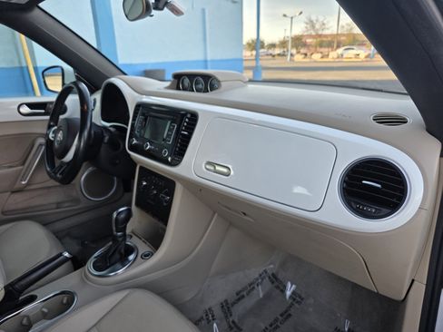 Used 2013 Volkswagen Beetle TDI image 18