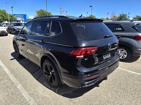 Used 2023 Volkswagen Tiguan SE R-Line AWD/4WD image 3