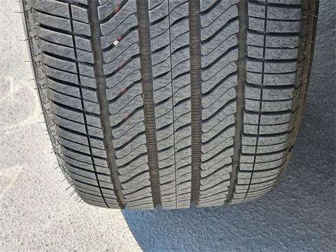 Used 2022 Chevrolet Silverado 1500 LTZ image 11