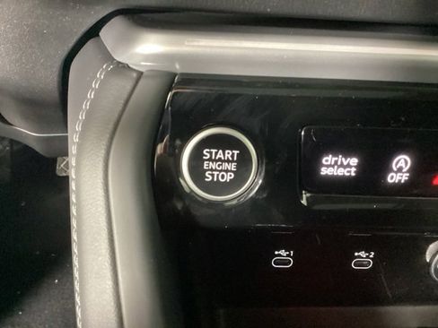 New 2025 Audi Q5 Premium image 28