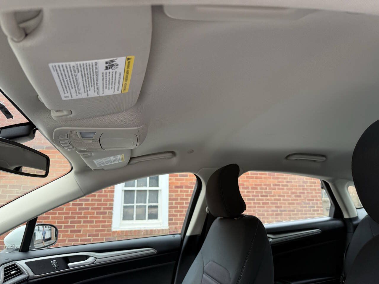 Used 2019 Ford Fusion SE FWD image 9
