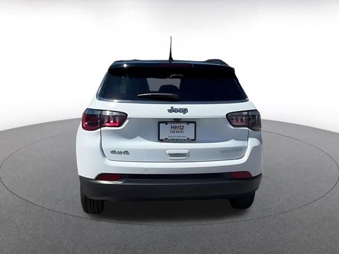 Used 2025 Jeep Compass Limited image 12