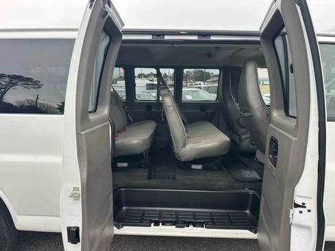 Used 2018 Chevrolet Express 3500 LT w/ LT Preferred Equipment Group image 13