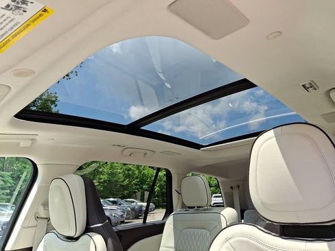 Certified 2024 Lincoln Aviator Black Label AWD/4WD image 14
