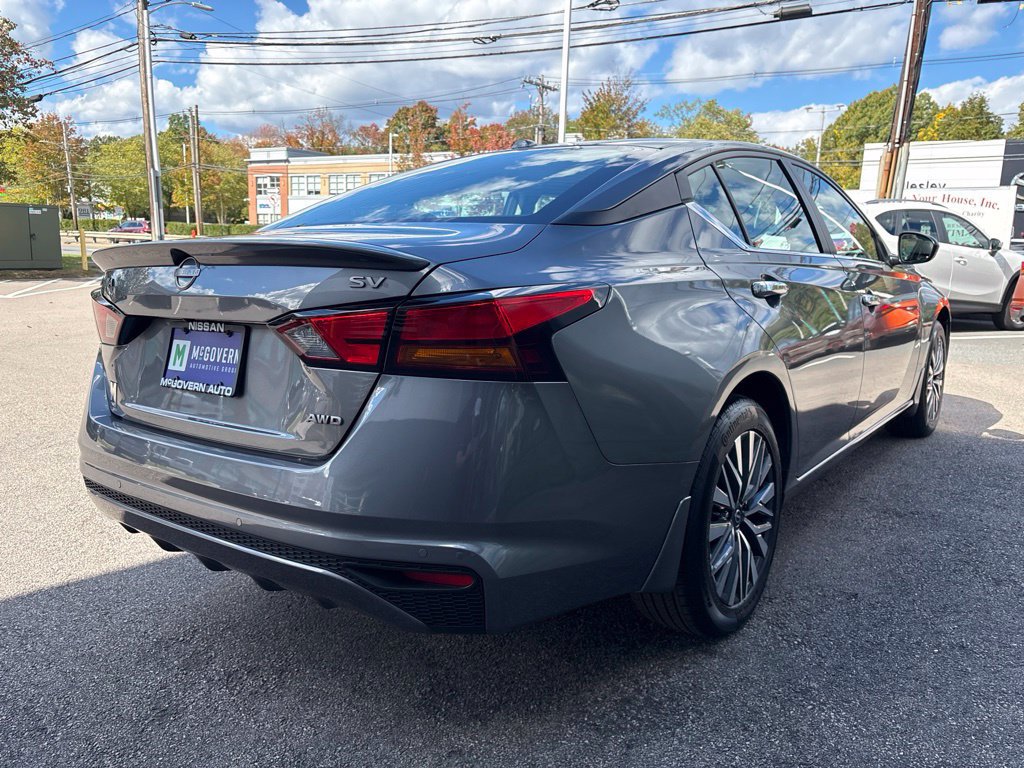 Used 2024 Nissan Altima 2.5 SV AWD/4WD image 6