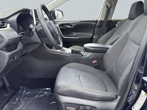 Used 2024 Toyota RAV4 XLE AWD/4WD image 12
