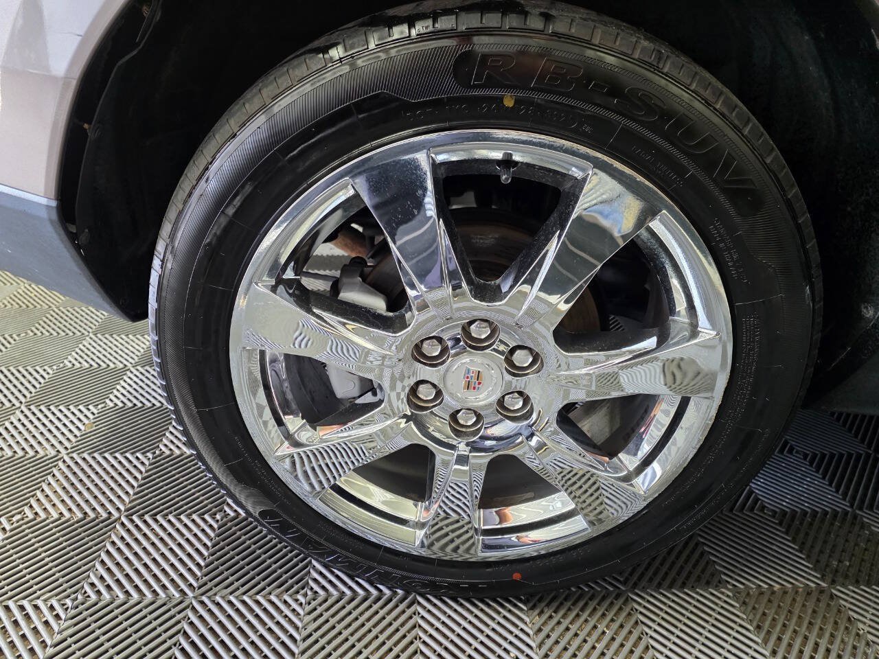 Used 2011 Cadillac SRX Premium FWD image 38