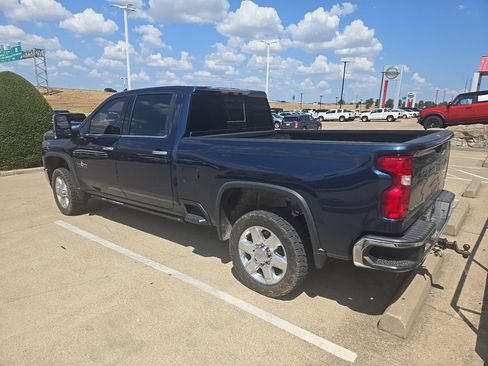 Used 2020 Chevrolet Silverado 2500 LTZ w/ LTZ Texas Edition AWD/4WD image 9