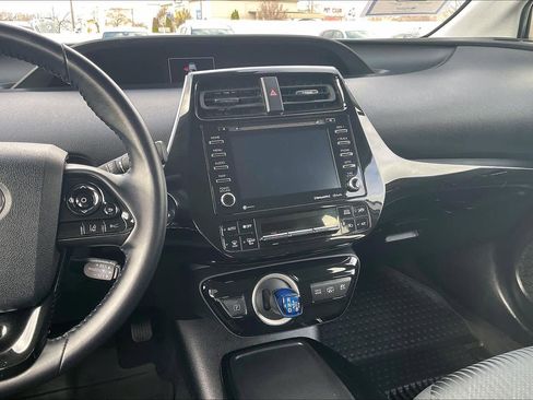 Used 2021 Toyota Prius Prime LE image 9