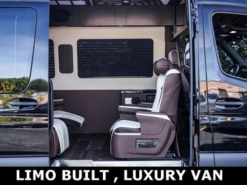 Used 2023 Mercedes-Benz Sprinter 2500 image 16