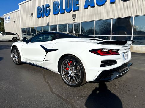 Used 2024 Chevrolet Corvette Z06 image 3