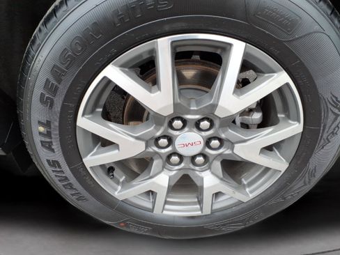 Used 2024 Chevrolet Equinox LT w/ LPO, Floor Liner Package FWD image 27