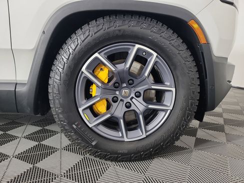 Used 2022 Rivian R1T Launch Edition image 11