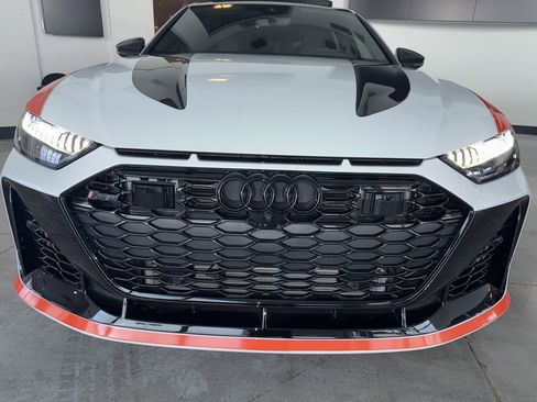 Used 2025 Audi RS 6 performance image 38