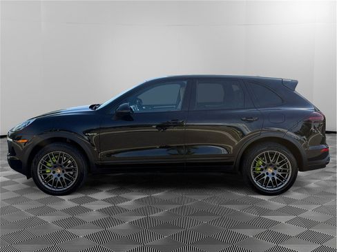 Used 2018 Porsche Cayenne S Platinum AWD/4WD image 2