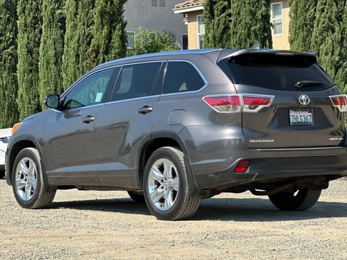 Used 2015 Toyota Highlander Limited AWD/4WD image 6