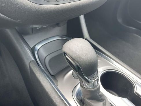 Used 2024 Chevrolet Malibu LT FWD image 30