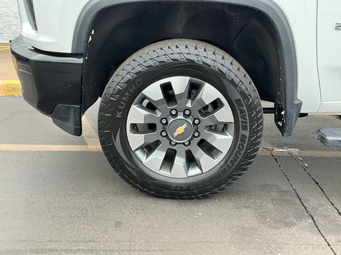 Used 2022 Chevrolet Silverado 2500 Custom w/ Custom Value Package AWD/4WD image 31