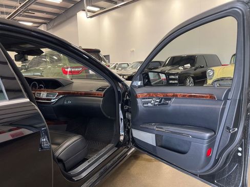 Used 2011 Mercedes-Benz S 63 AMG image 91