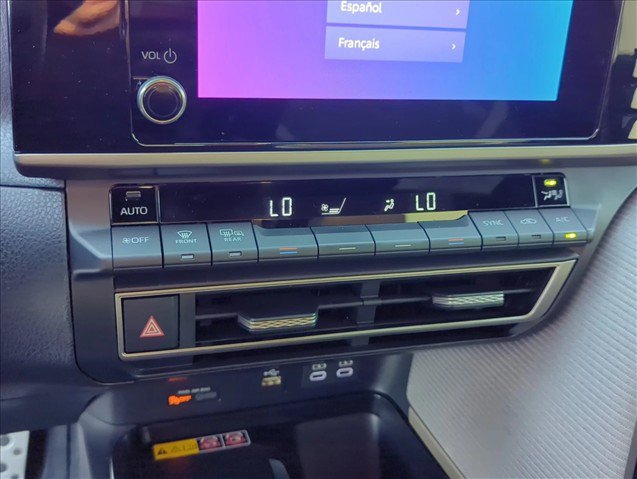 Used 2025 Toyota Camry SE w/ Convenience Package FWD image 19
