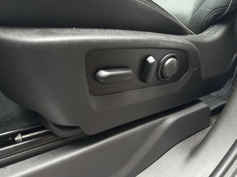 Used 2021 Chevrolet Silverado 1500 High Country w/ Technology Package image 16