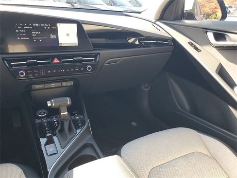 New 2026 Kia Niro SX image 12