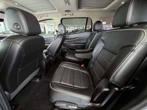 Used 2022 GMC Acadia Denali w/ Denali Ultimate Package FWD image 31