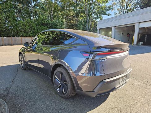Used 2026 Tesla Model Y Long Range AWD/4WD image 5