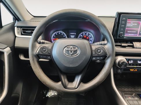 Used 2021 Toyota RAV4 XLE FWD image 17