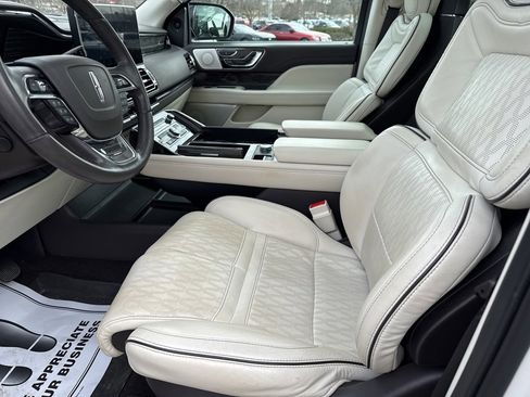 Used 2022 Lincoln Navigator L Black Label image 4