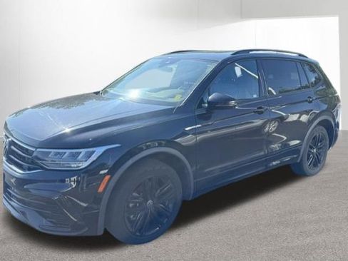Used 2022 Volkswagen Tiguan SE R-Line FWD image 2