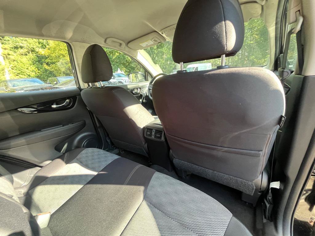 Used 2021 Nissan Rogue Sport SV FWD image 35