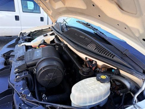 Used 2011 Chevrolet Express 2500 image 23
