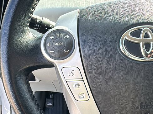 Used 2013 Toyota Prius V image 20