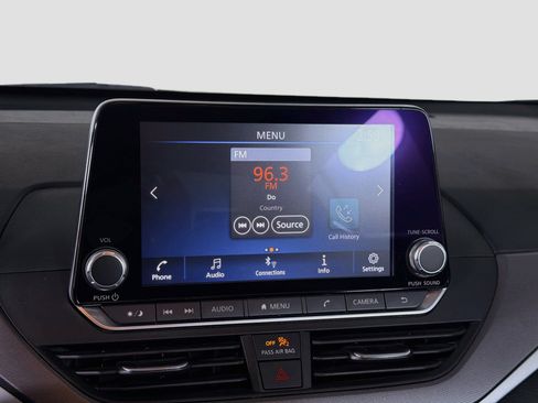 Used 2024 Nissan Altima 2.5 SR FWD image 19