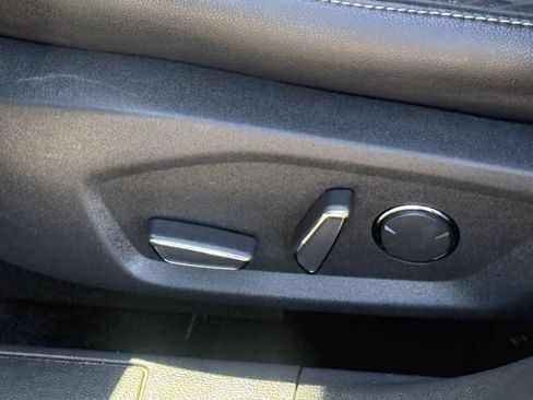 Used 2016 Ford Fusion SE w/ Equipment Group 502A FWD image 9